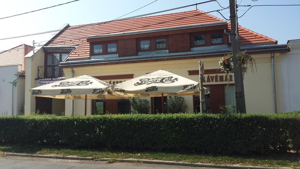 Hanna Szobai Tarcal Bagian luar foto